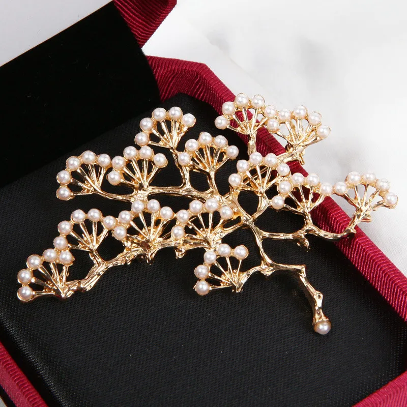 Luxury Retro Design Simulation Pearl Brooch Women\'s Dress Loose Shoulder Stitch Brooch Fashion Brooch Wedding Jewelry Gift