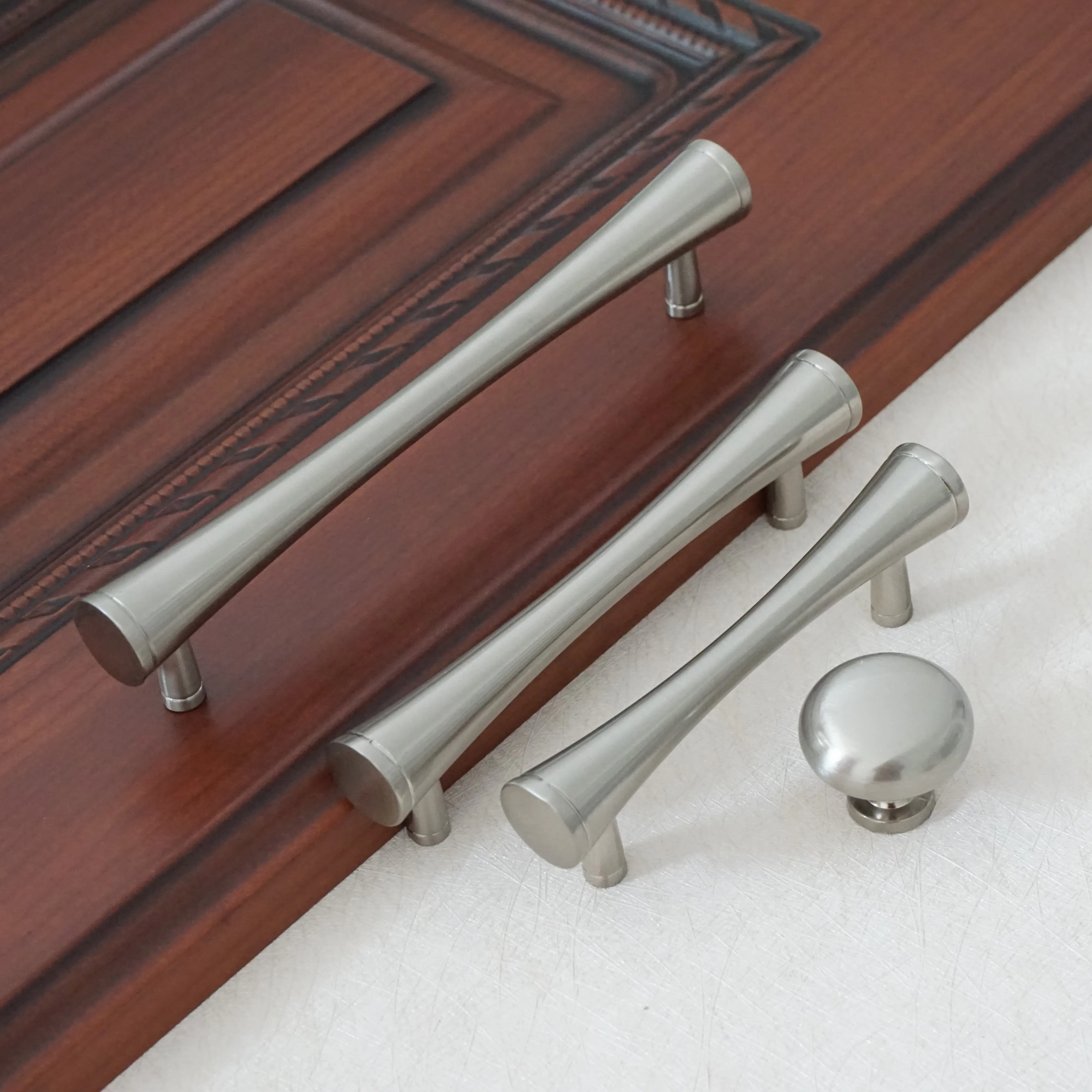 

3'' 3.75'' 5'' Modern Dresser Pulls Drawer Knobs Pull Handles Door Pulls Knobs Kitchen Cabinet Handle Brushed Nickel Steel