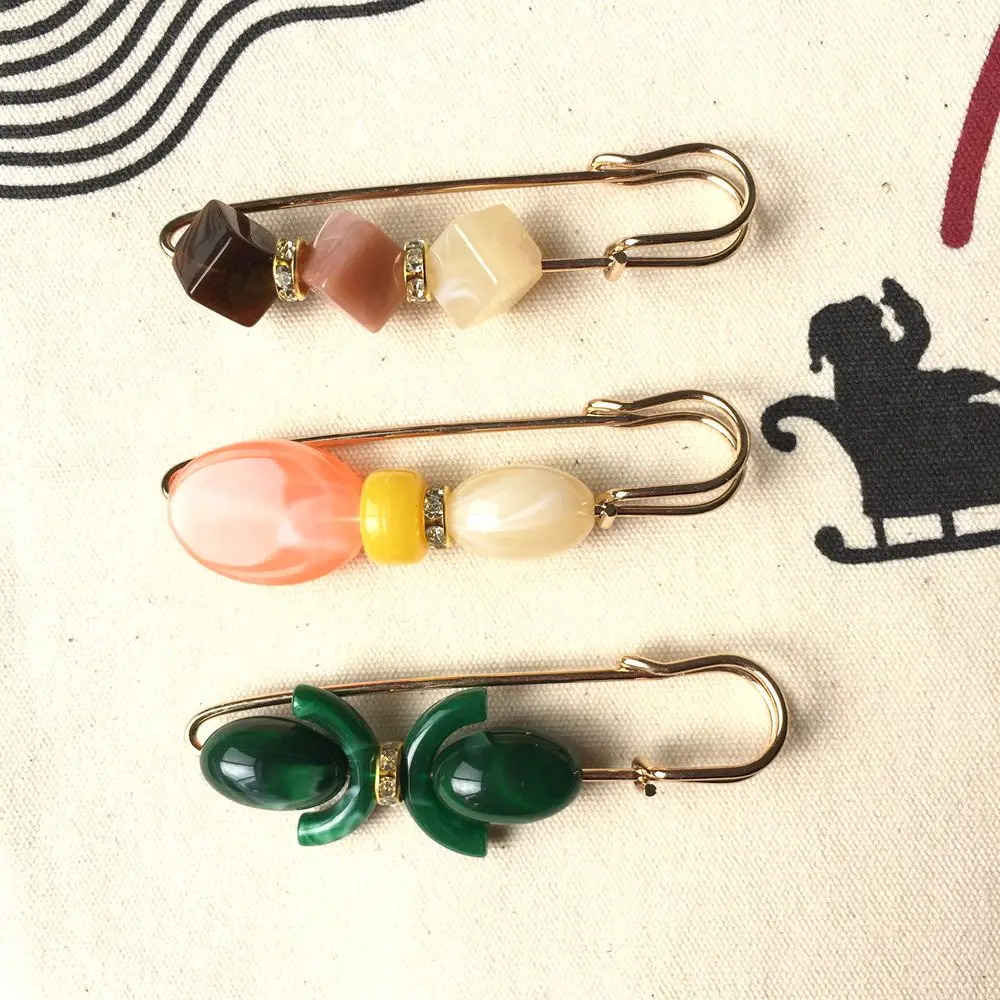 New Brooches Acrylic Beads Lady Brooches Jewelry Gifts Colorful Pin Brooch Accessories Top-rated Br19003