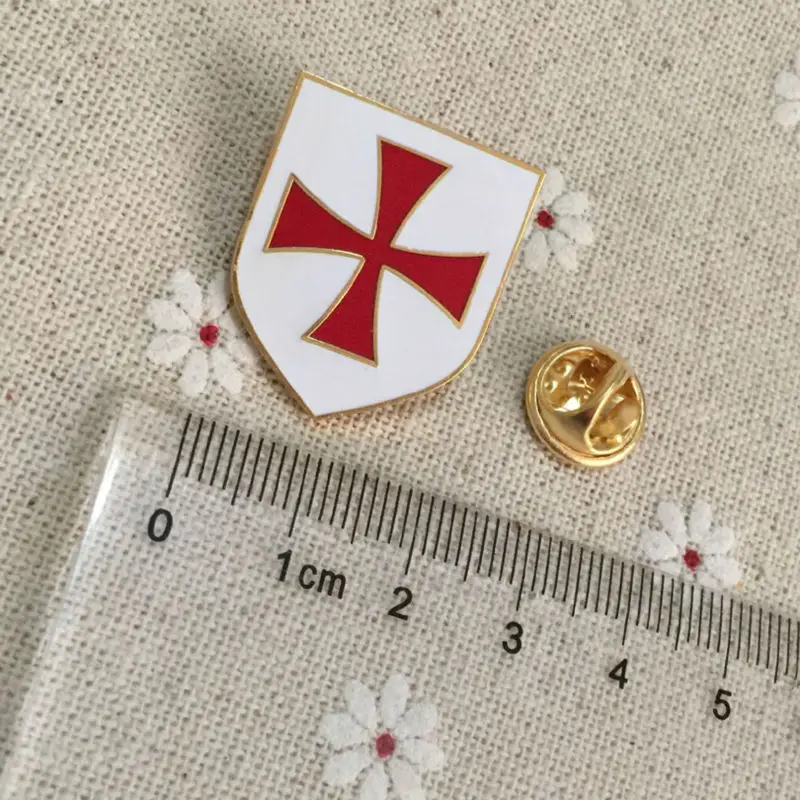 

100pcs Factory Customized Pins and Badges Masonic Christian Army Crusader Knights Templar Red Cross White Shield Mason Lapel Pin