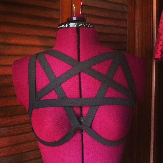 

Adjustable pentagram shape women body harness pentagram cage bra punk body harness belt tops bondage crop top lingerie O0123