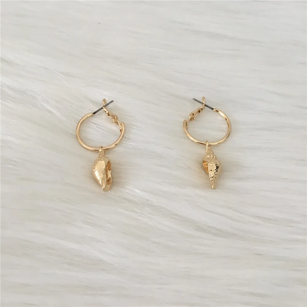 TRENDY GOLD COLOR PLATING SEA SNAIL CONCH CHARM HOOP EARRINGS