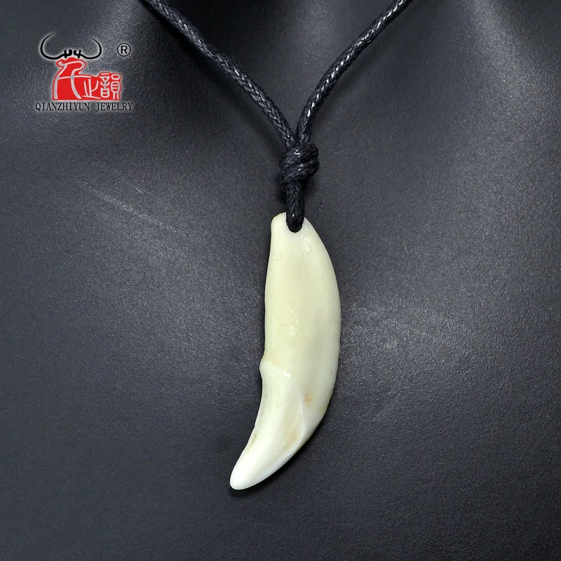 Men\'s Necklace Woman\'s Bone Pendant Tibetan Amulet Fangs Real Natural Tooth Vintage Tibet Wolf Tooth Charm White Brown Ecru