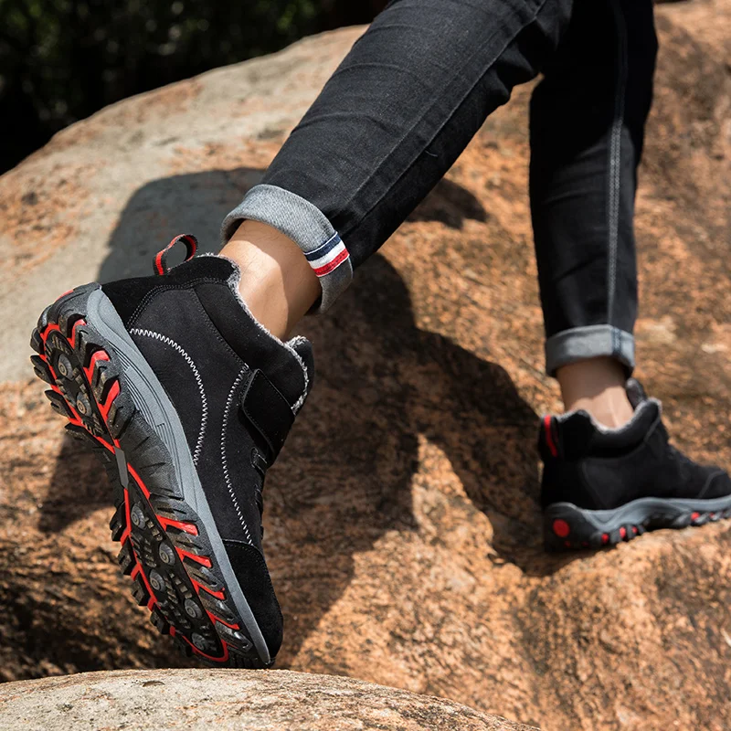 MARSON-zapatillas de deporte de invierno para hombre, zapatos cálidos de algodón para mediana edad, botas tácticas de cuero con piel, calzado para