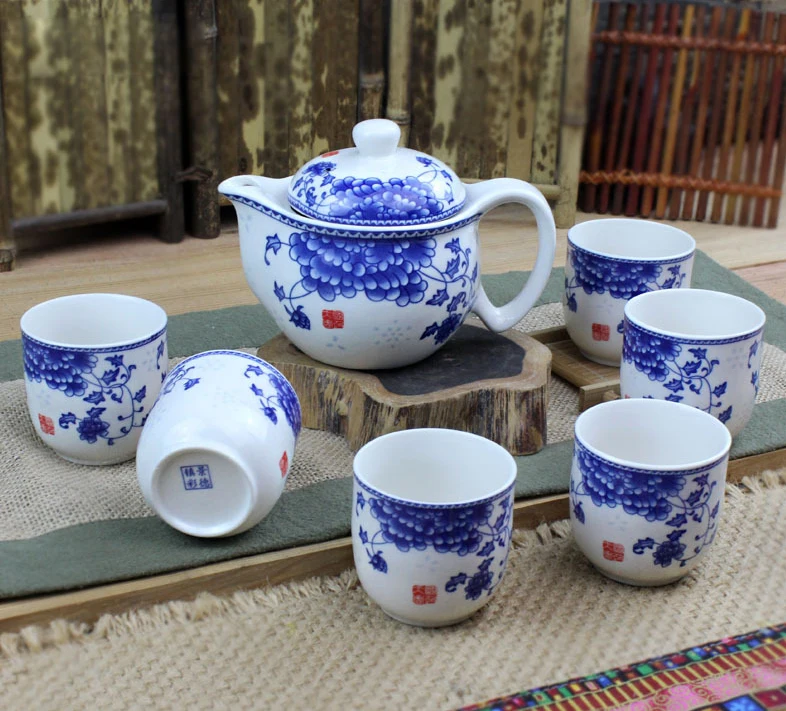 Blue and white porcelain Tea set Include 1 Pot 6 Cup, High quality elegant Cup,Beautiful and easy teapot kettle,kung fu teaset