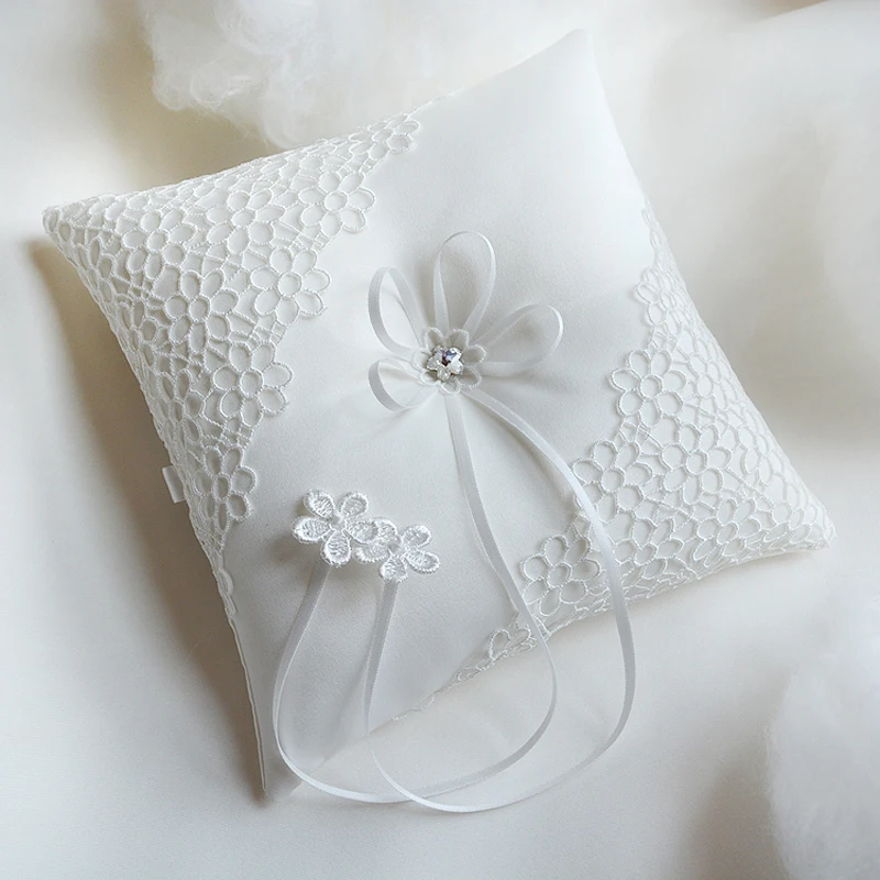 

Hollow Out Flowers Wedding Ring Pillow, Bride Flower, Boys Pillow Cushion, Wedding Accessories, Party Supplies, New