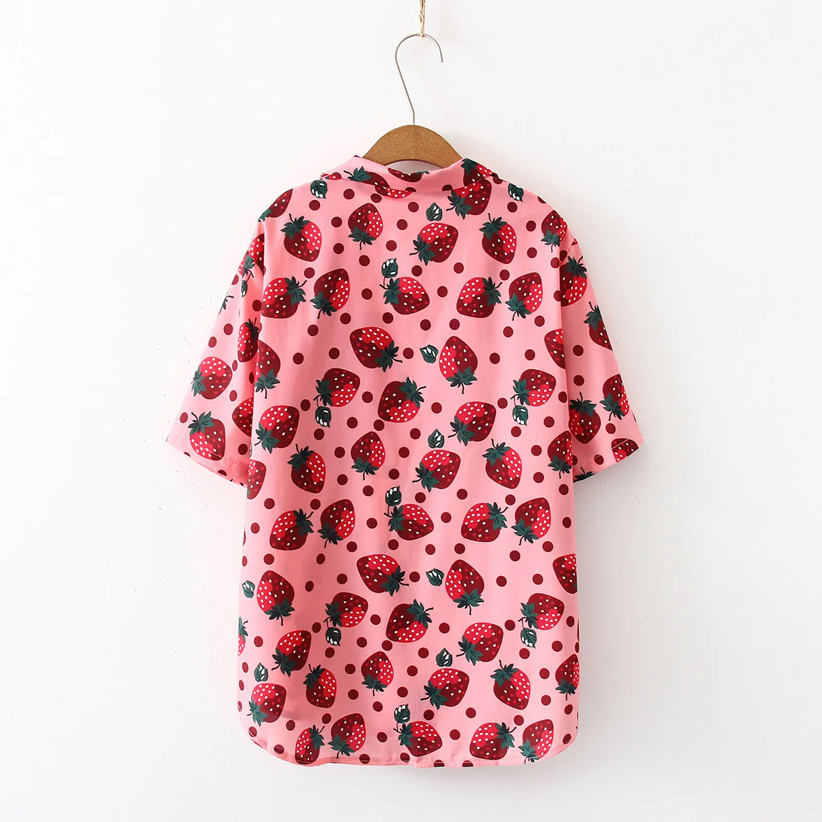 Blusa Kawaii de manga corta con estampado de lunares y fresas para mujer, Top Harajuku para playa, Verano