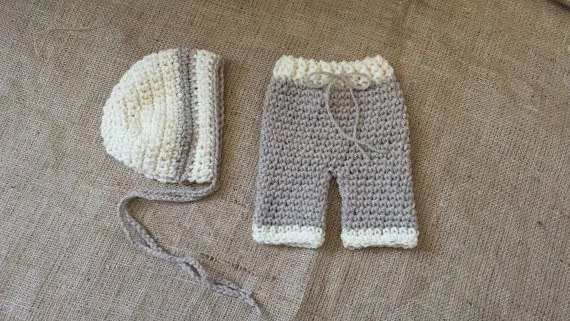 

Crochet Baby Pants with Bonnet set, Newborn hat,baby crochet Beanies - white,gray.Newborn Photo prop 100% cotton 0-3 month