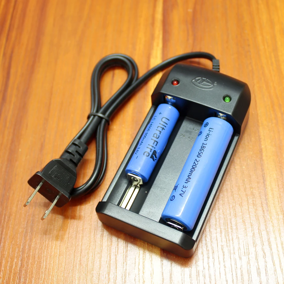 

Battery Dual Charge 26650/18650/14500/18500/10440 Flashlight Lithium Battery Universal Charger 3.7V 4.2V