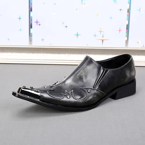 Mens patent leather black shoes spiked loafers steel pointy toe metal tip flats male business office formal oxford shoes men
