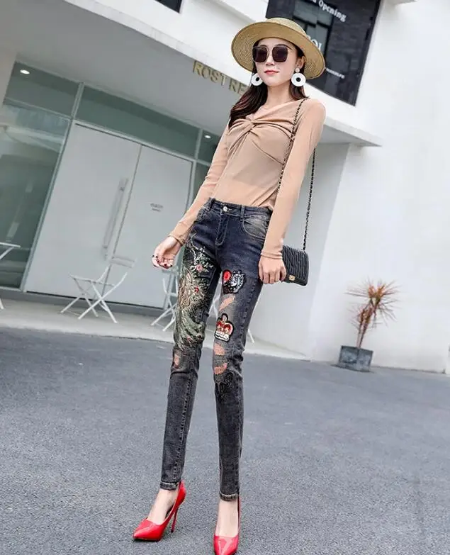 Women's Korean Fashion Peacock embroidery Slim Jeans Female Sexy sequins paillette Jeans Plus Size Pencil Pants TB636