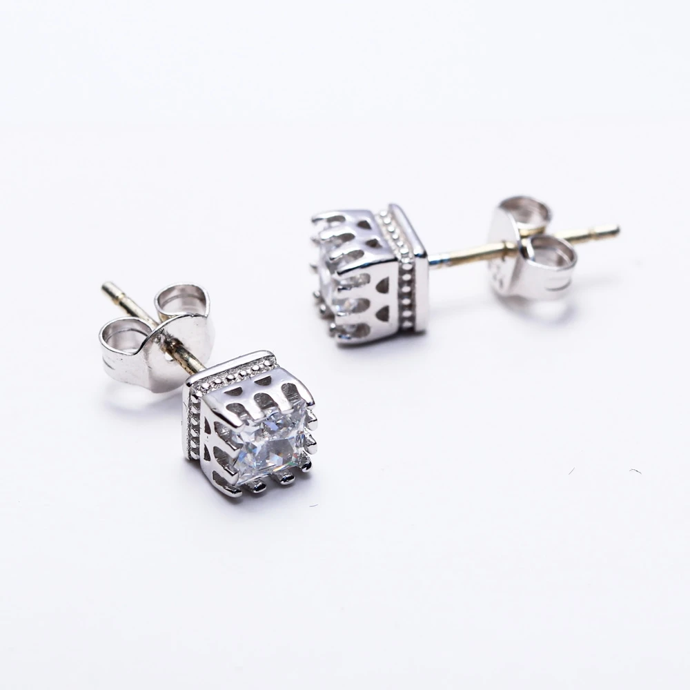 DreamCarnival 1989 Biggest Seller Square Crown Style Stud Earrings for Women AAA Zircon High Quality Everyday Jewelry SE11555RB