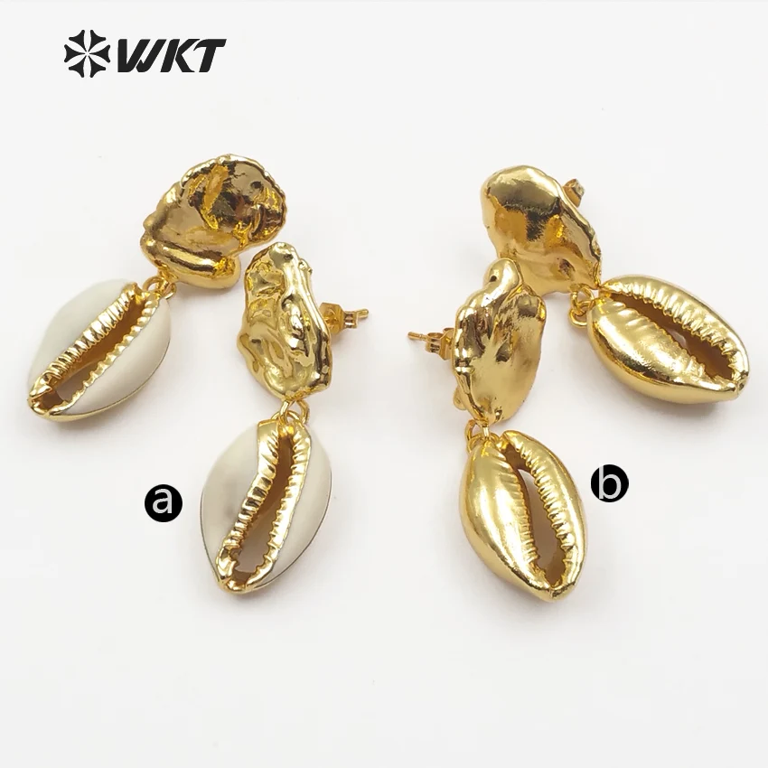 WT-E442 Chic Design Irregular Shape Gold Dipped Tiny Cowrie And Pearl Earring Raw Sea Shell Earring Women Vogue Jewelry