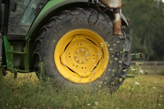 

Tractor Tire grass backdrops High quality Computer print newborn baby photography studio background