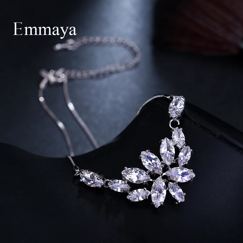 Emmaya Brand Fashion Elegance Charm Flower AAA Zircon Adjustable Lovers Necklaces for Women Popular Jewelry Wedding Party Gift