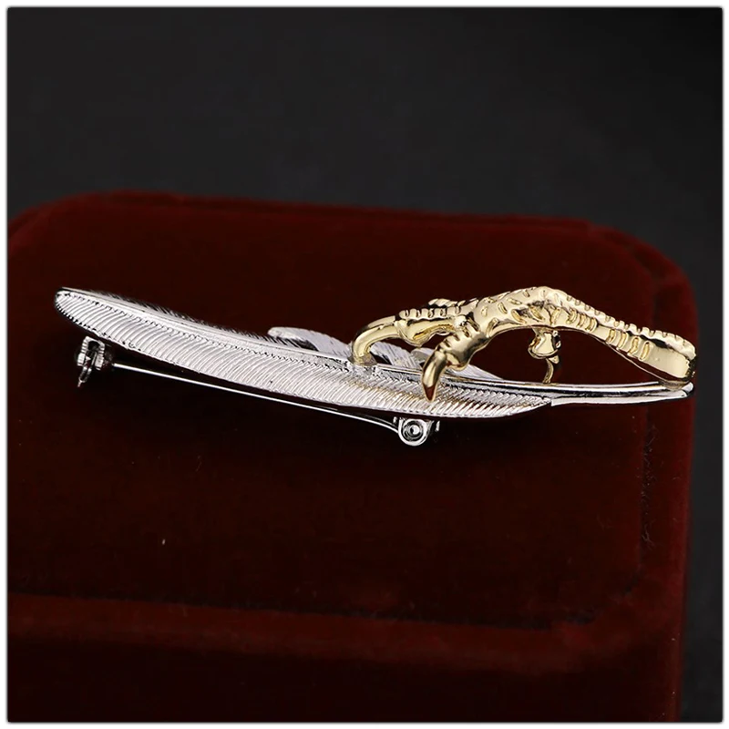 Retro Silver color Feather Brooch Pins Men Badge Fashion Ornaments Vintage Gold color Hawk Claw Metal Brooches Women Accessories