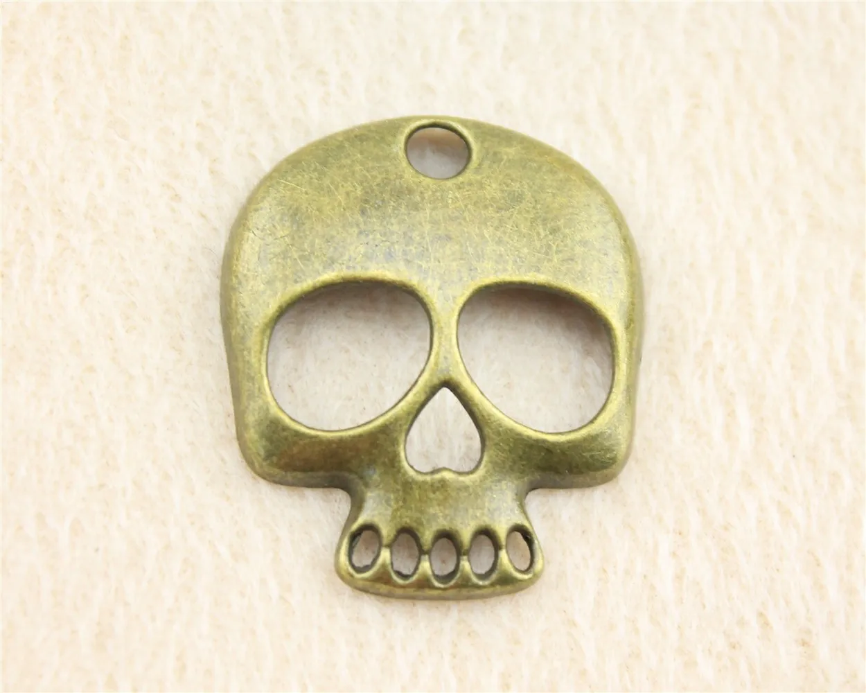 19pcs/lot 34*30mm ancient bronze Skull charm Pendants DIY jewelry for bracelet necklace earring