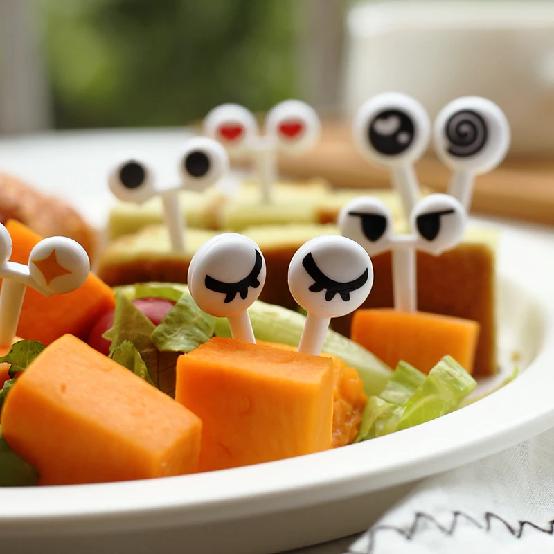 10pcs/set Children Lunch Decorative Color Random Lovely eyes Farm Mini Cartoon Fruit Fork Sign Resin Fruit Toothpick Bento Lunch