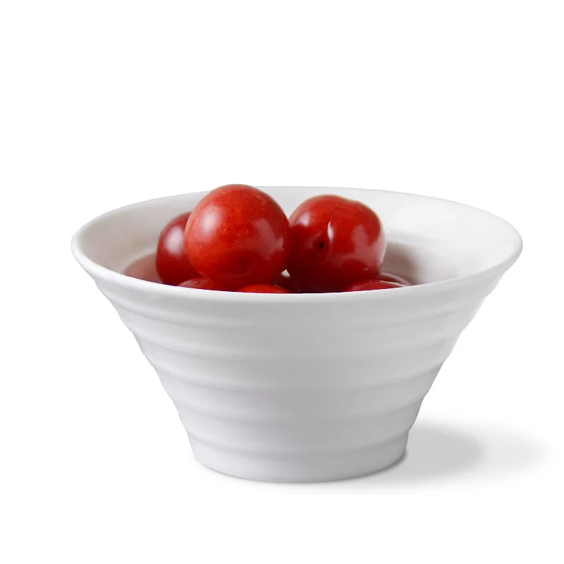 

White ceramic bowl horn salad bowl dessert bowl of fruit dessert snack bowl of ice cream