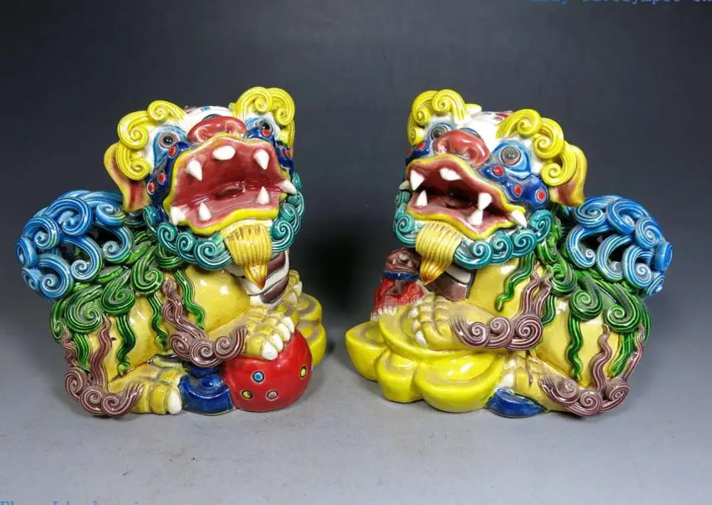 China handmade Yuanbao ball fine koji pottery Foo Dogs Lion kylin pair Statues