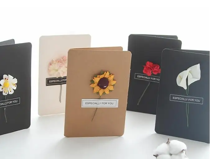 Hand Made Christmas Greeting Cards Dried Flower DIY Vintage Kraft Paper Thank You Cards Anniversary Card Simulation Flower Card