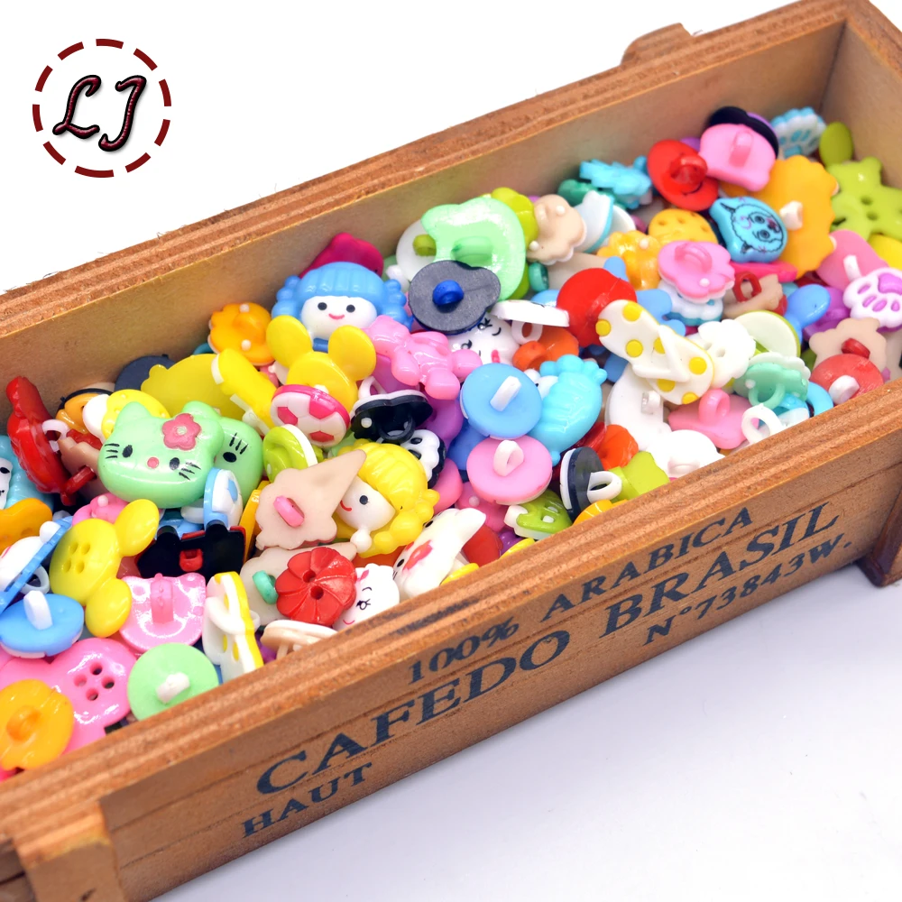 50pcs casuale misto variopinto del fumetto pulsante FAI DA TE Scrapbooking bottoni dei vestiti accessori fatti a mano artigianato per bambini da cucire pulsante