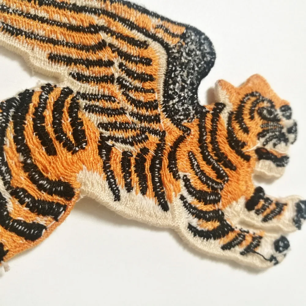 High quality embroidered small fly Tiger wings Patch Sewing Applique sew on Patches Shirt Bag Jacket Badges for Clothing Animal