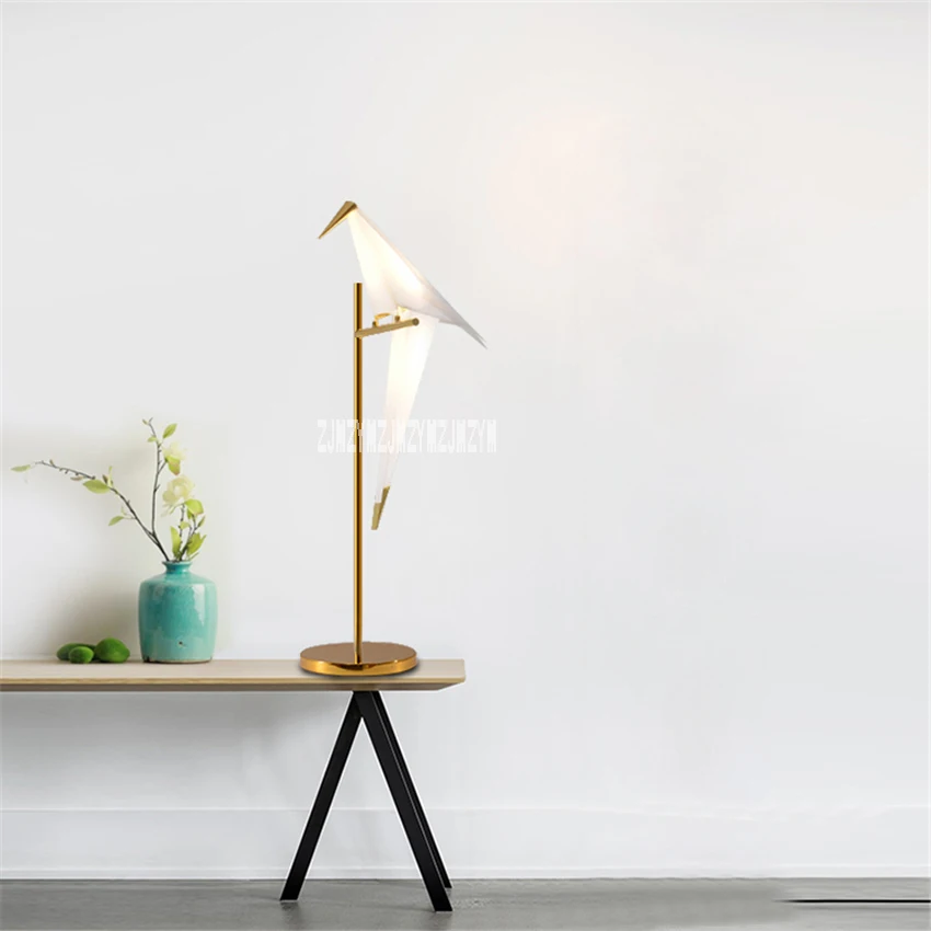 

Creative Nordic Metal Art Table Lamp Home LED Table Lamp Simple Modern Living Room Bedroom Study Table Lamp 110V-220V 6W 8-15m2