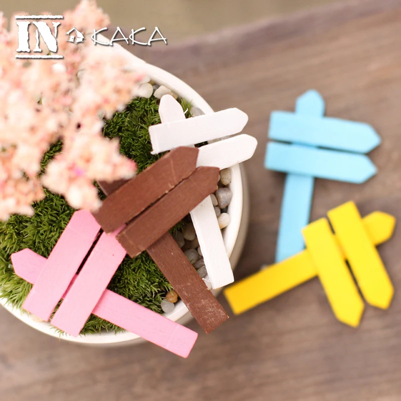 3pcs/lot Mini World Landscape Decorations Micro Garden Artificial Wood Crafts Signpost DIY Accesories Action Figure Toy Model