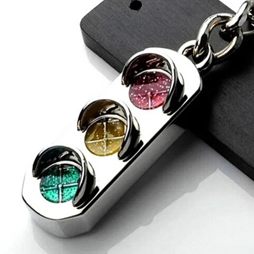 

Unusual 3D Silvery Traffic Light Signal Pendant Key Ring Keyfob Keychain Creative Gift