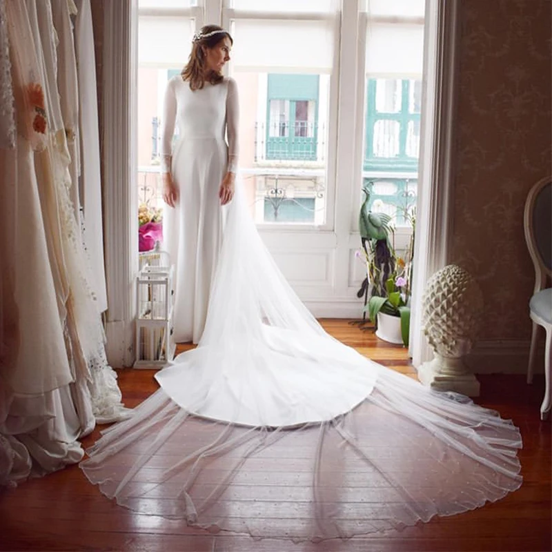 Elegant Wedding Dress Scoop Neck Long Sleeves Appliqued A-line Backless Boho Wedding Gowns Chapel Train Bride Dresses