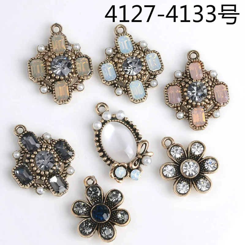 

50pcs/lot Resin Crystal Flowers Charms Crystal Charms Pendant for Jewelry Making DIY Jewelry Accessories