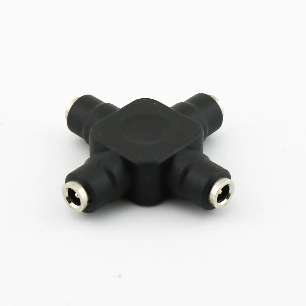 1pcs DC Power 3.5mm x 1.35mm Female 4 Ways Barrel Female Splitter Connector Converter Adapter