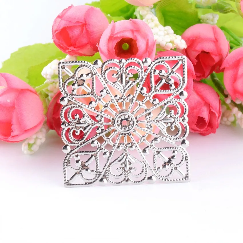 MIAOCHI Retail 5 szt. Ozdobne metalowe elementy rękodzielnicze, dekoracje na prezenty, DIY, kwadratowe, srebrne, ażurowe łączniki, puste, 4x4 cm, F0341 — zdjęcie 3