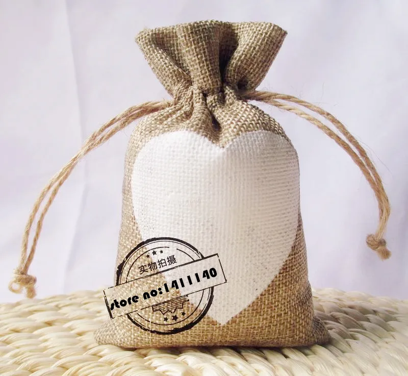 

White Love Heart Print Natural Jute Hessian Burlap Drawstring Bags Rustic Wedding Favors Party Gift Candy Boxes (50 Pcs)