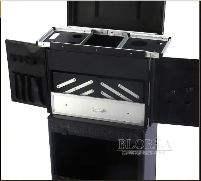 Boîte à outils de coiffure multifonction.