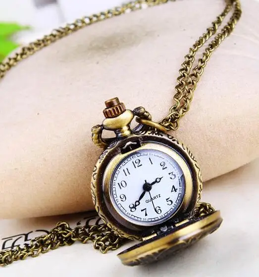 Antique Case Vintage Brass Rib Chain Quartz Pocket Watch Train for women montre femme birthday gift