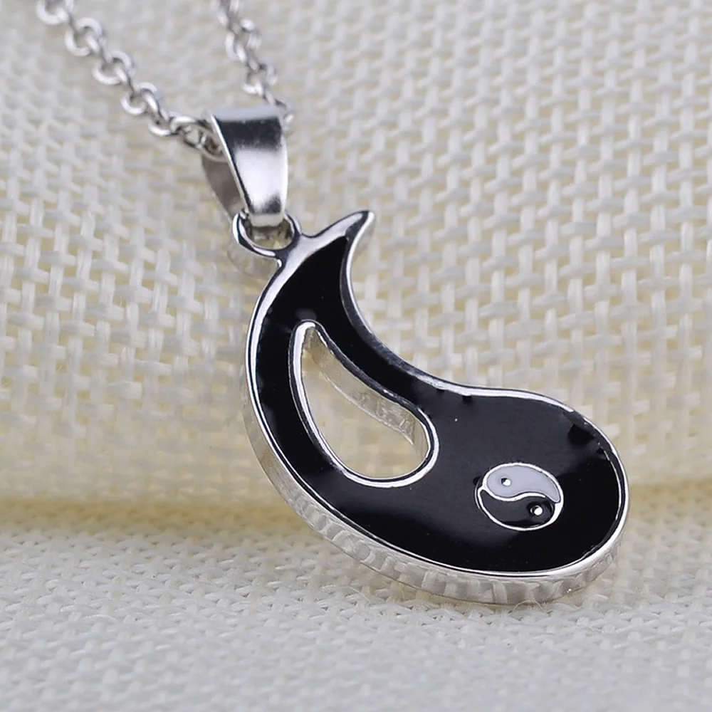 Necklace Pendant Puzzle Pieces Broken 2 Best Friend Necklace Chain Lovers Couple Men Women Necklace Hollow Yin yang Gifts Share