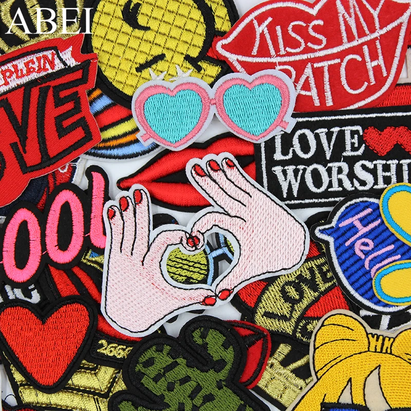 30pcs/lot Mix Embroidered Cartoon Patches Quality Fashion Iron On Jeans Stickers DIY Garment Appliques Sew Apparel Coats Badge