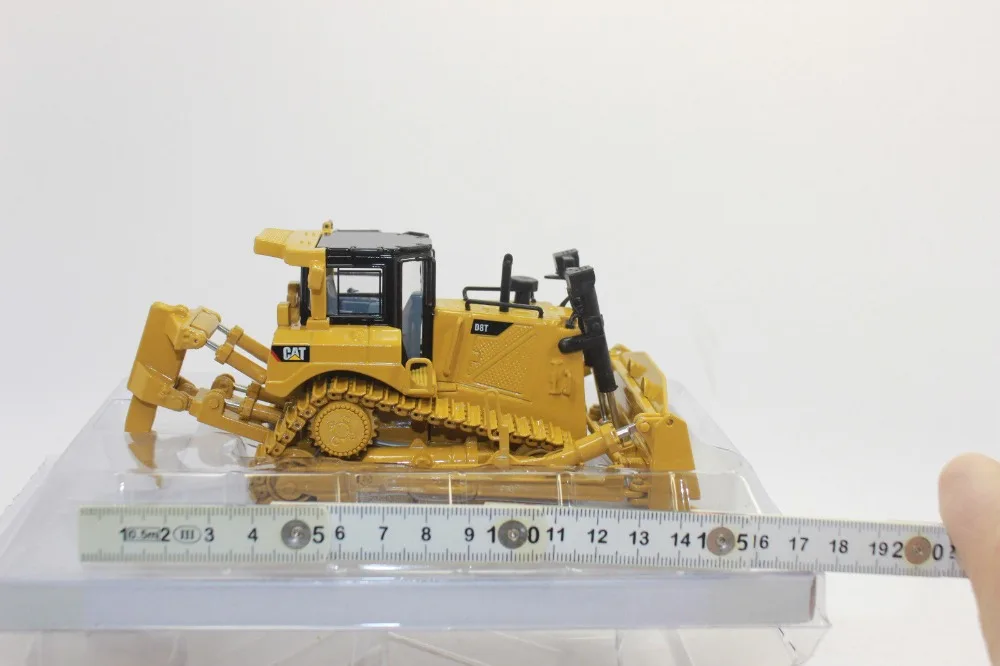 Norscot 1:50 Caterpillar CAT D8T Engineering Machinery Bulldozer Track Type Tractor Diecast Toy Model 55299 Collect,Decoration