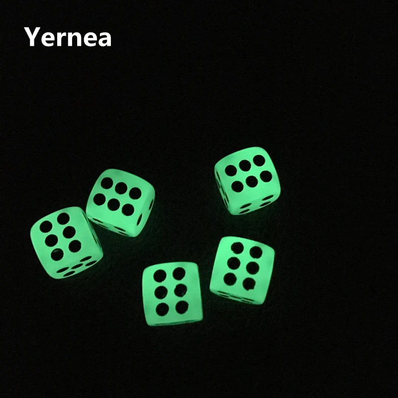 

Светящиеся игральные кости Yernea, 50 шт./лот, 14 мм, круглые угловые флуоресцентные зеленые черные пигментные кости для ночного клуба, набор светящихся игральных костей, оптовая продажа