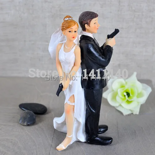 Super Sexy Spy con la Pistola Gute Funy Sposa e Lo Sposo di Nozze Cake Toppers coppia figurine in Partito & di Evento Forniture bolo Topper