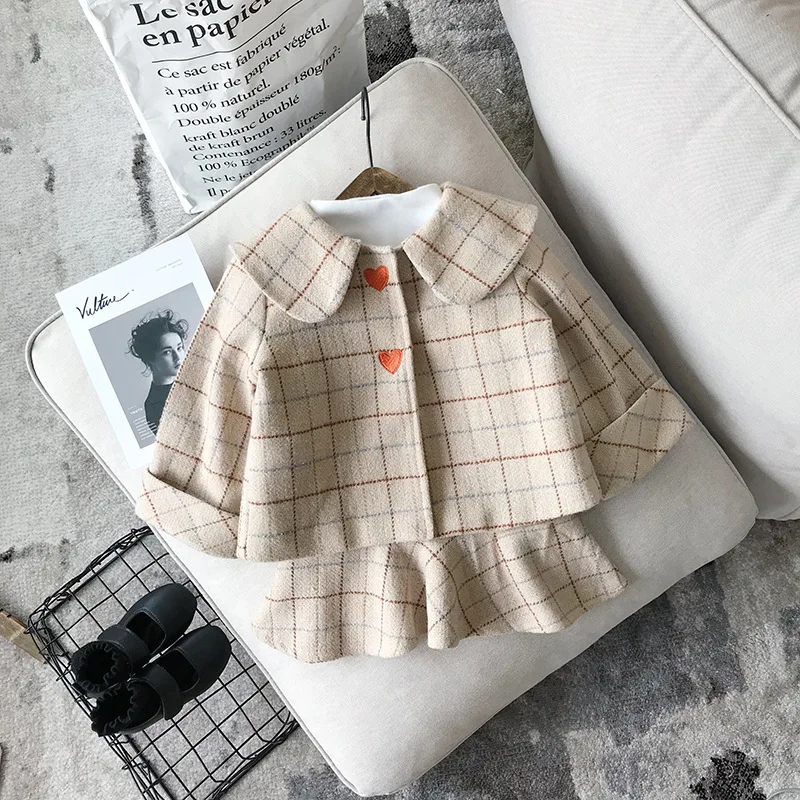 

2018 New Autumn Item 2pcs Per Set Girl Fashion Plaid Suit With Heart Including Coat+Dress