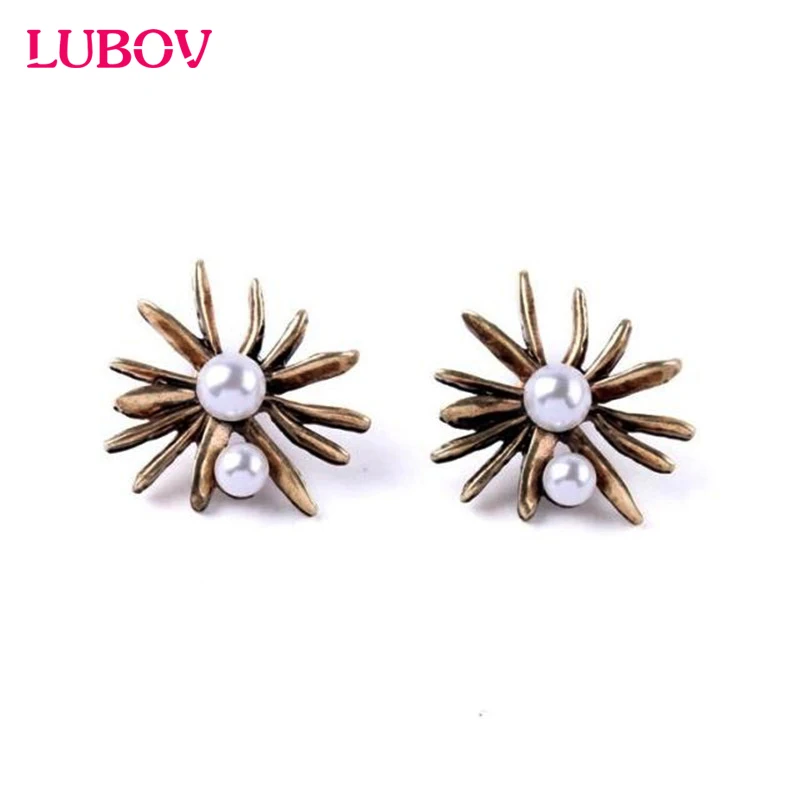 2018 New Design Retro Flower Women Nightclub stud Earrings Royal Style Ladies Simulated Pearl Jewelry Statement Wholesale