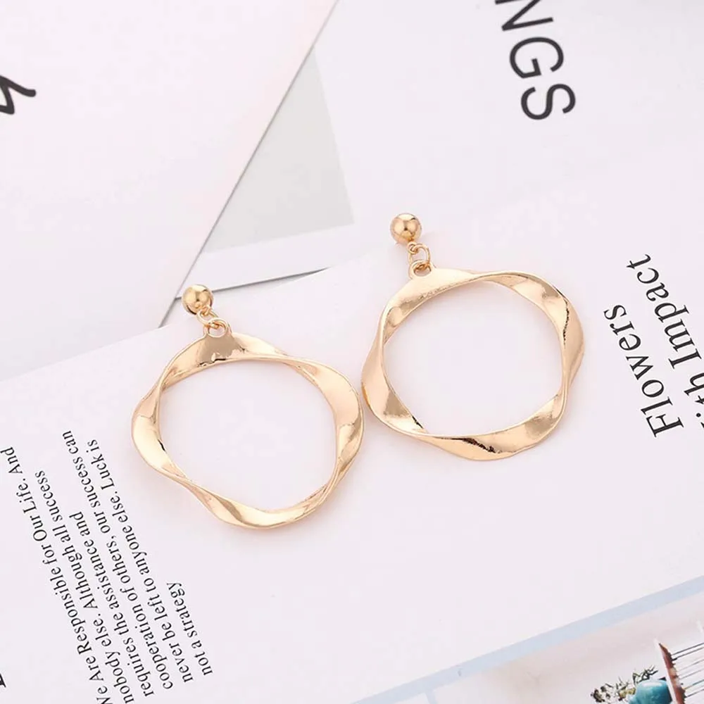 JIOFREE Simple and stylish geometric Clip on Earrings Without Piercing for Women Party Weddng Luxury Ear Clip