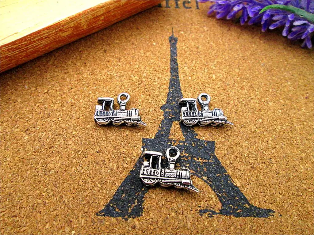 15pcs-- Train Charms , Antique Tibetan silver Small Locomotive Charms pendant 11x17mm