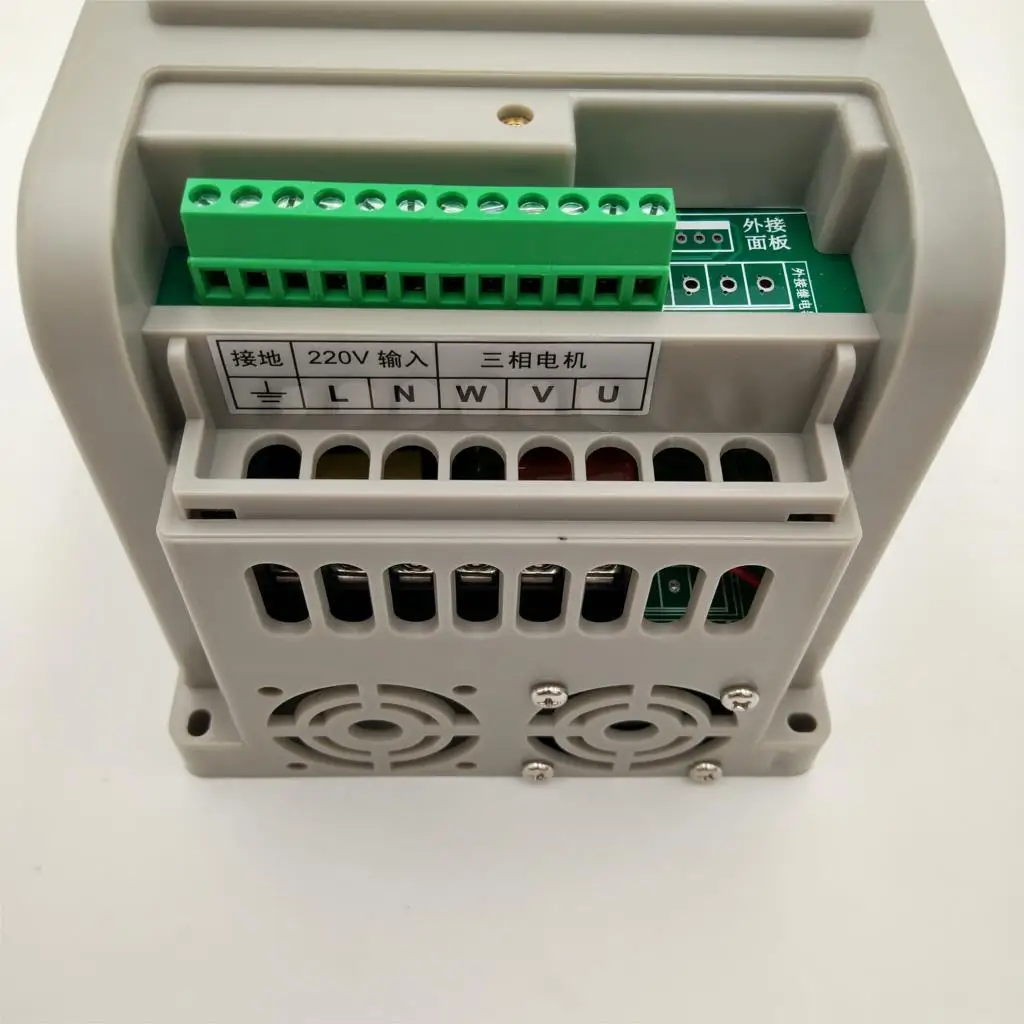 CNC Spindle Motor Speed Control VFD 2.2KW  Frequency Converter CoolClassic XSY-AT1=ZW-AT1 3P 220V Output