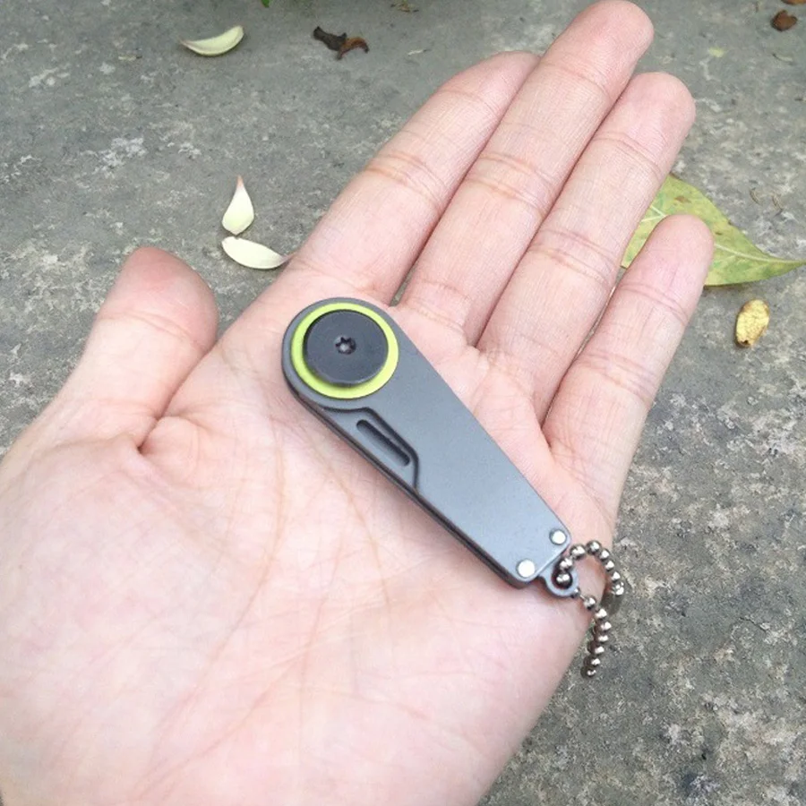 Outdoor equipment EDC Gear Fold pocket Mini tool portable cuchillo keychain knife Self Defence survival kit for camping FW032