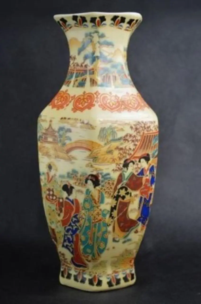 Chinese Famille Rose porcelain Vase HandPainted beautiful woman Qianlong mark