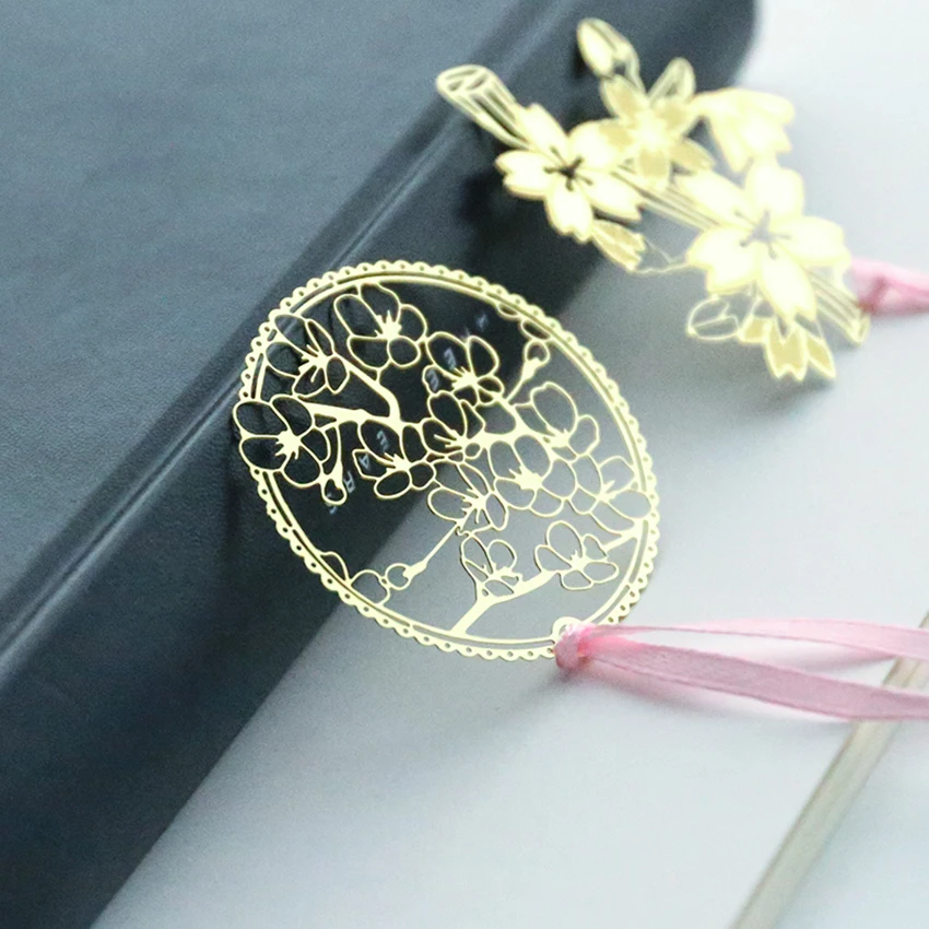 8 Types Creative Cherry Blossoms Hollow Metal Bookmark Cute Golden Bookmarks Paper Clip For Kids Gift Office School Supplies NEW